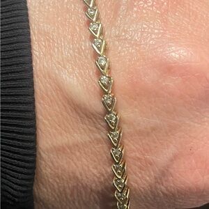 10K Yellow Gold Diamond arrow Link Tennis Bracelet - 7.5"
